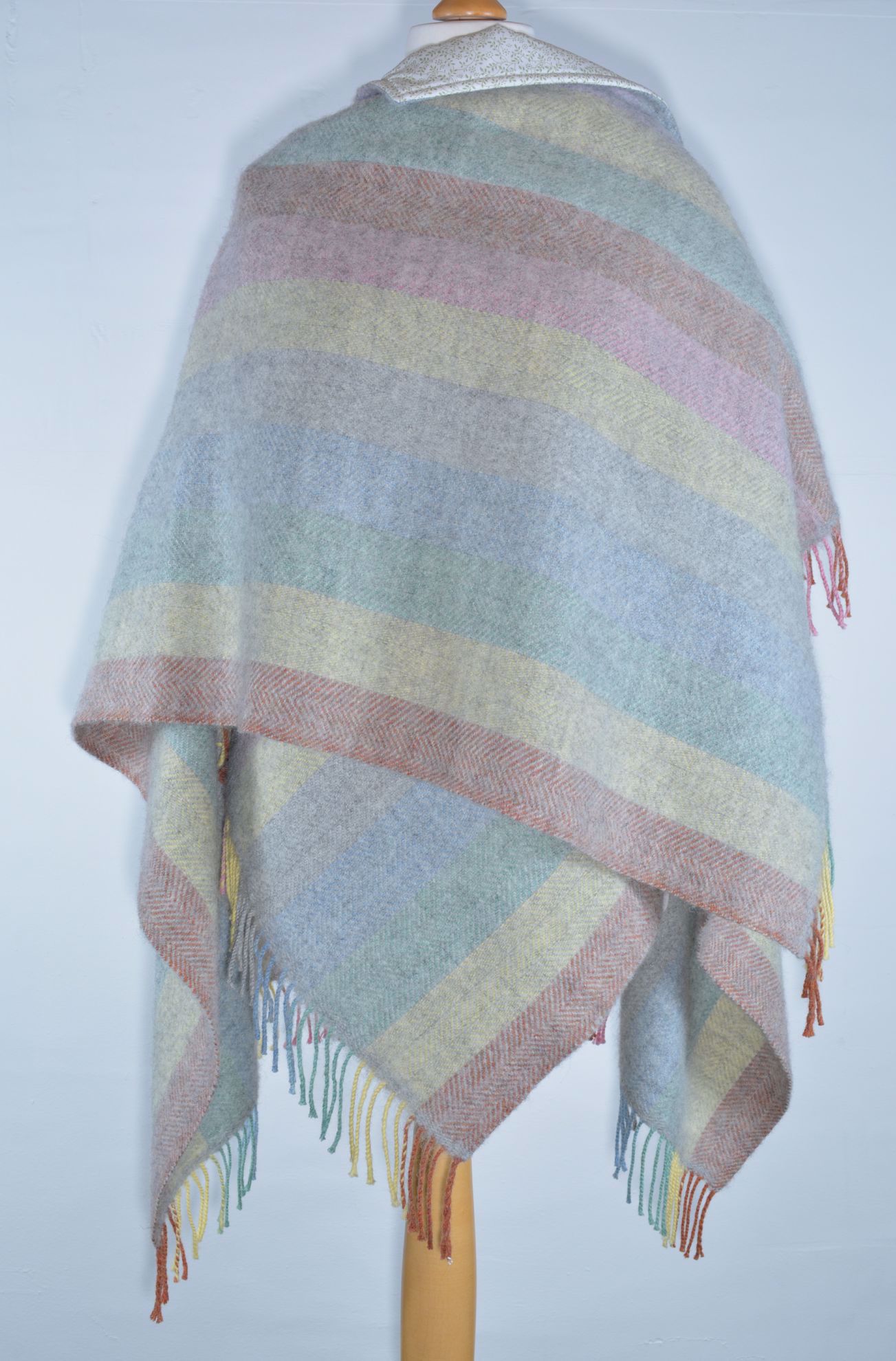 welsh shawl, woven in Ceredigion by Cerlew Weavers. Woollen Shawls ...
